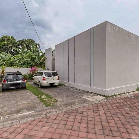 The R Villa Kaba - Incl. Motorbikes Seminyak Exterior foto